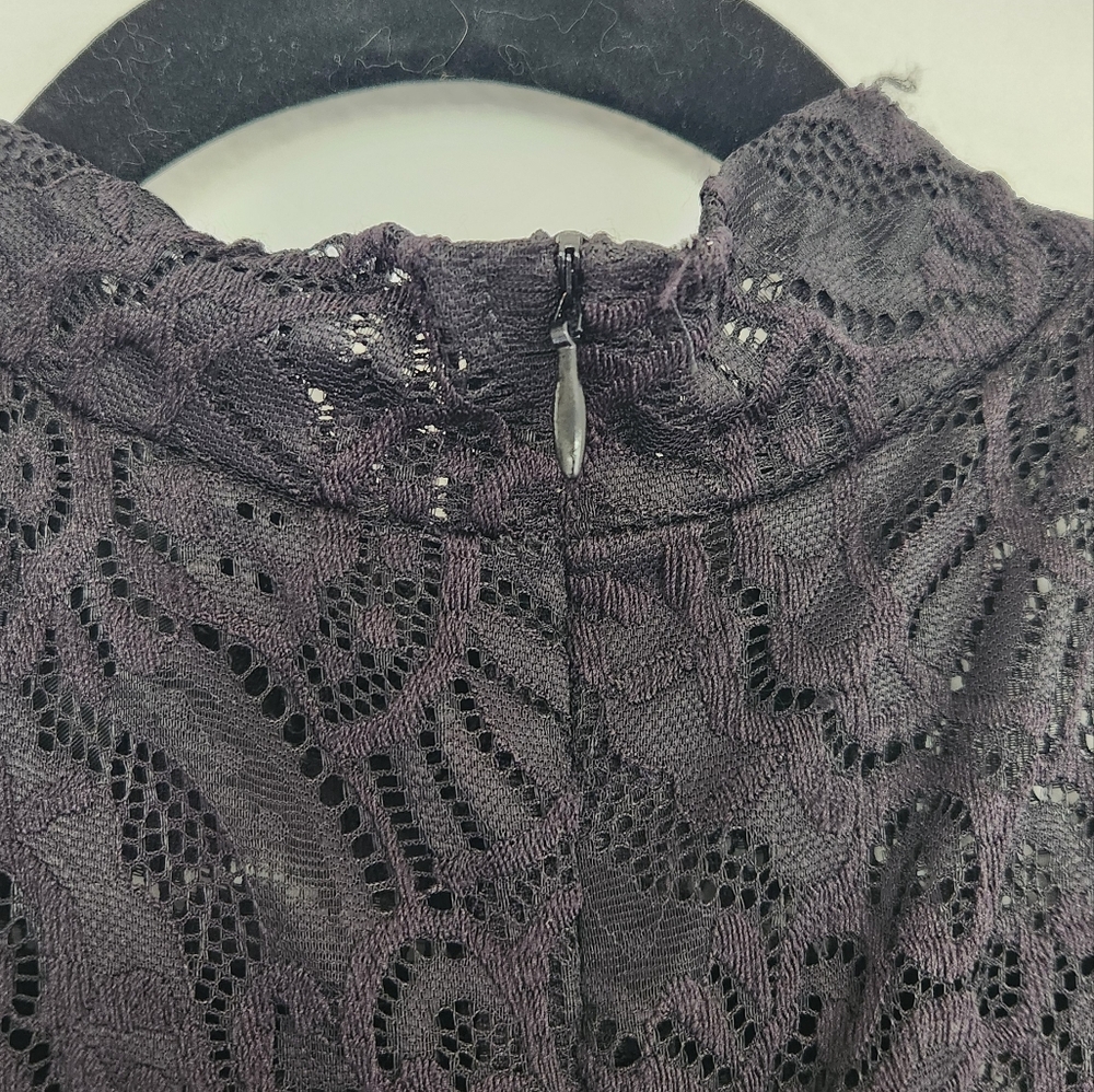 Mockneck lace jumpsuit ✨️ - Picture 8 of 8